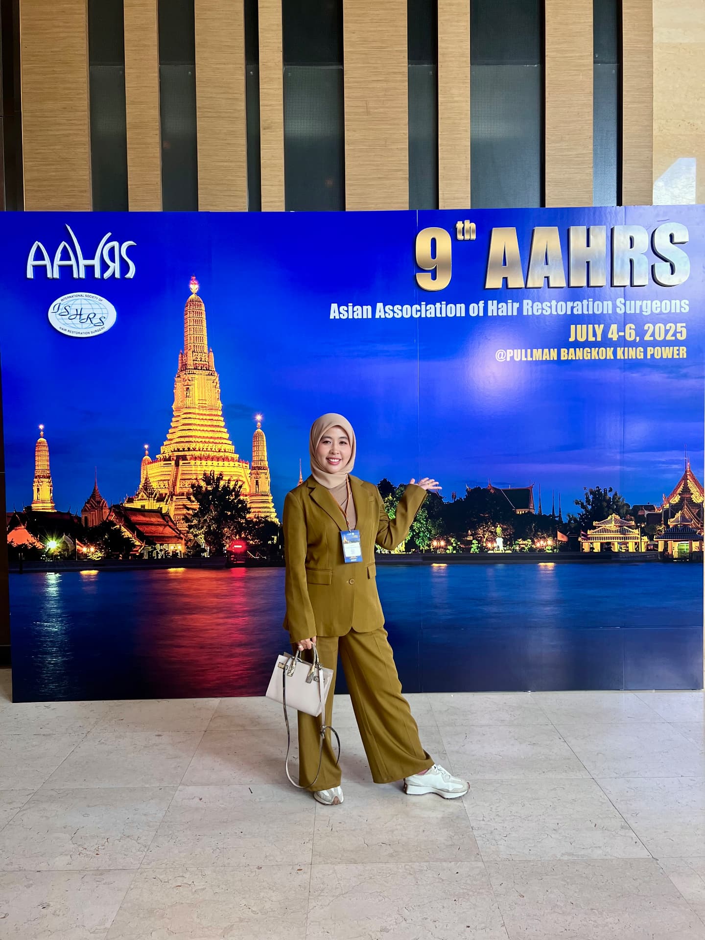 Dr Deena at the 9th AAHRS Annual Scientific Meeting 2025 in Bangkok